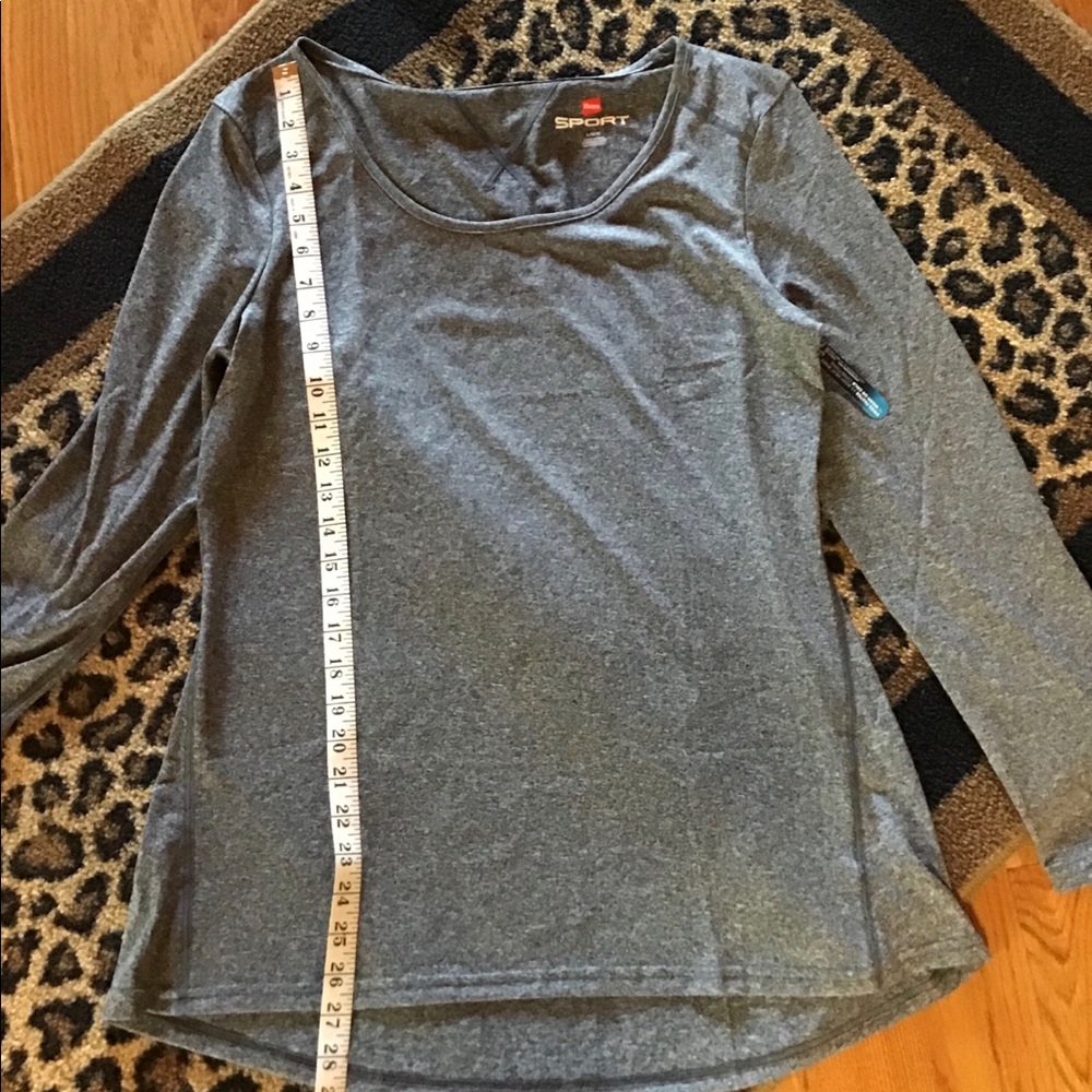 Women’s Hanes sport scoop neck size large NWT top